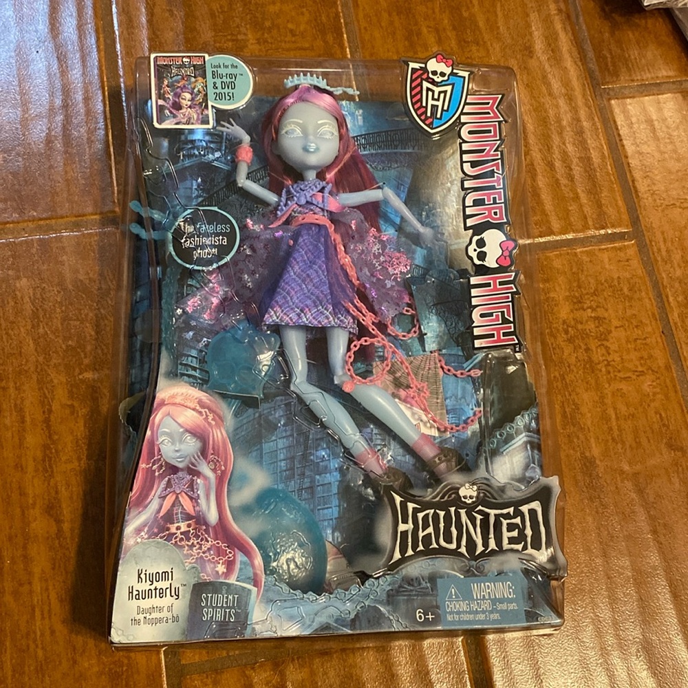 MONSTER HIGH HAUNTED KIYOMI HAUNTERLY